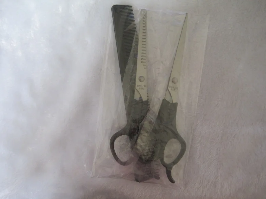 Description Picture 6 of item3PCS Hairdressing Scissors 6 Inch Scissors Kit Tool for Cutting Thinning Hair Comb Barber Accessories Salon Hairdressing Shears