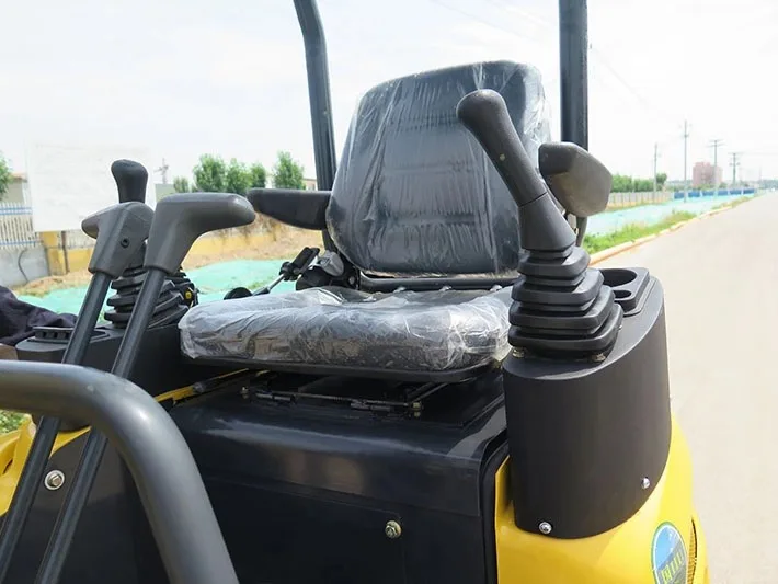 Рисунок 6 - Дешевый гидравлический мини-экскаватор