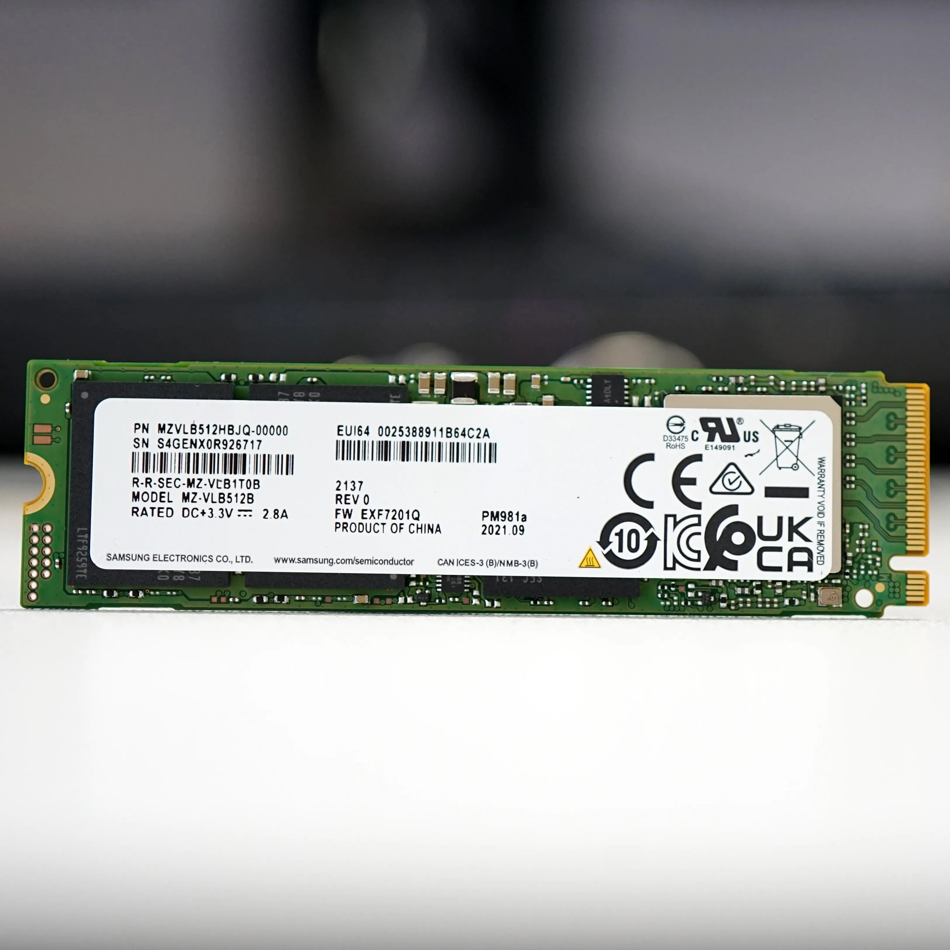 Samsung PM981a 512GB NVMe M.2 SSD +ケース