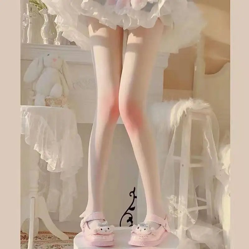 Knee blush stockings