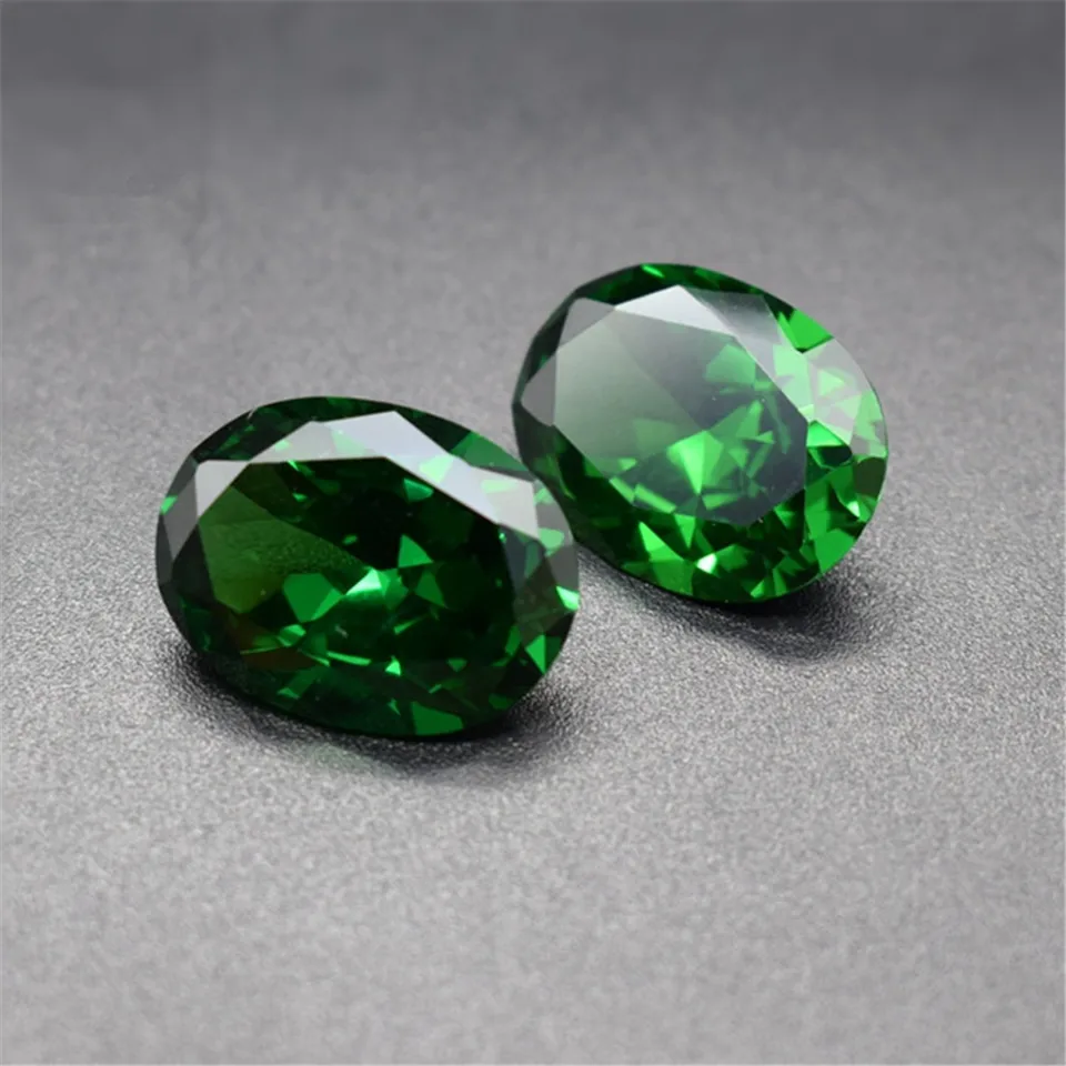 Émeraude Verte Naturelle 10,36 Carats - Pierre Précieuse Certifiée GIL, Taille Coussin, Inde, En Vrac