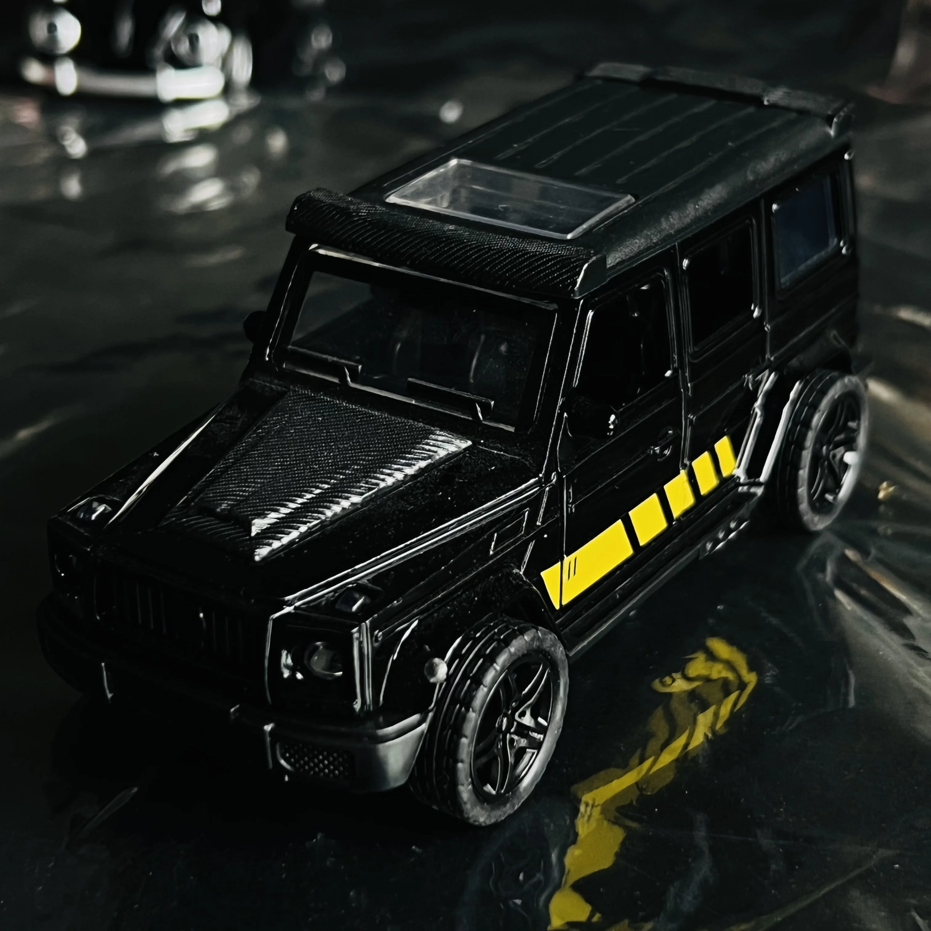 합금 금속 장난감 시뮬레이션 자동차는 문 오프로드 장난감 소년 계란 자동차 장식을 열 수 있습니다