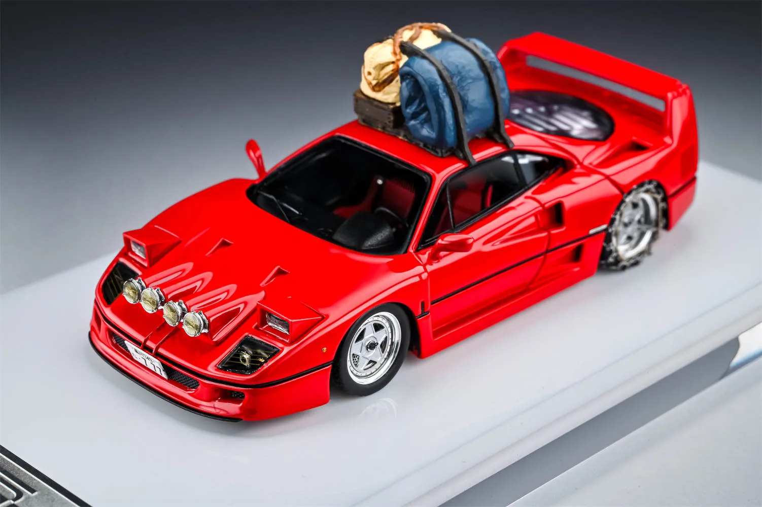 Newly DMH MY64 1:64 F40 Snow Version Red Color Resin Stocks