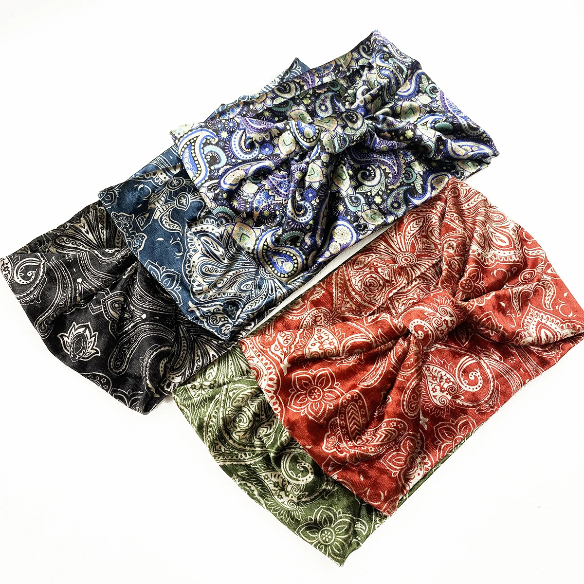 Рисунок 2 - Широкие повязки на голову