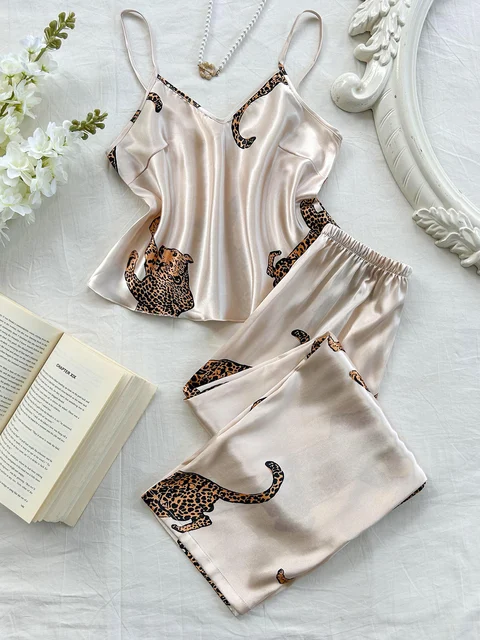 Pijama de tiritas con estampado de leopardo