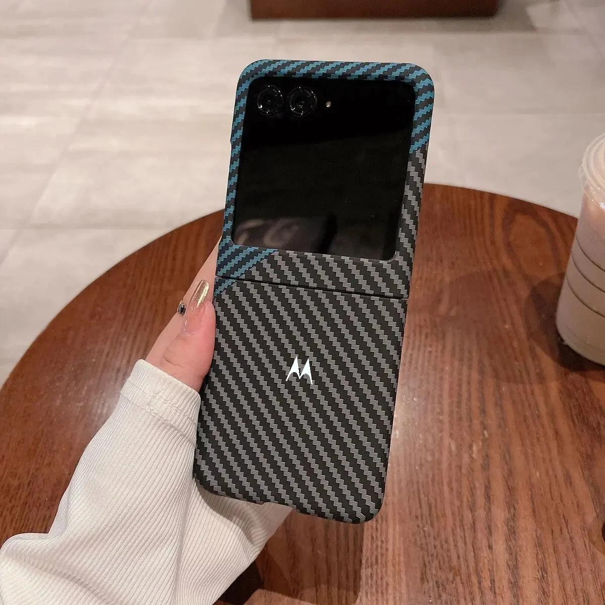 Elegant Carbon Fiber Pattern Slim Phone Case - Business Edition