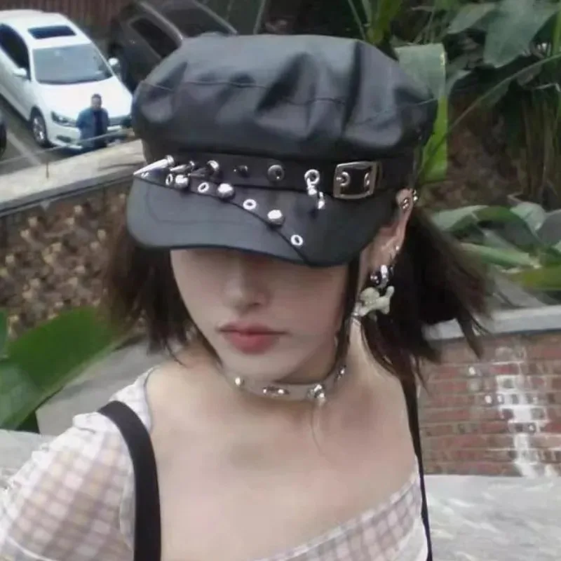 New Autumn Winter Spicy Girl Punk Rivet Beret Subculture Black Leather Dark Retro Face Revealing Duckling Tongue Cap Painter Hat