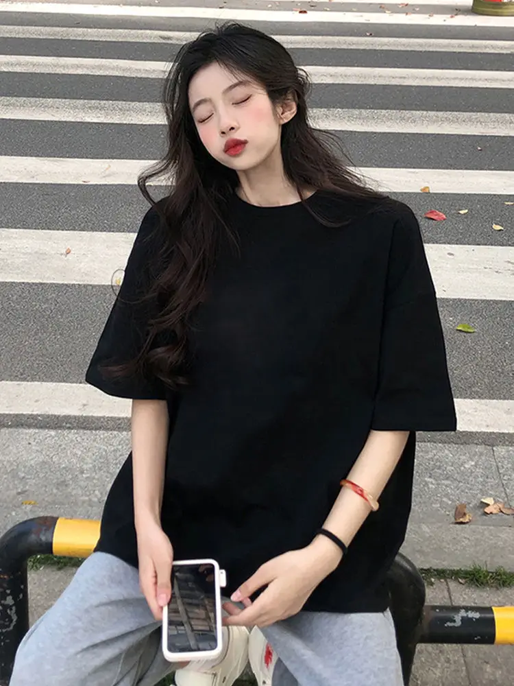 Рисунок 5 - Футболка женская с коротким рукавом и круглым вырезом