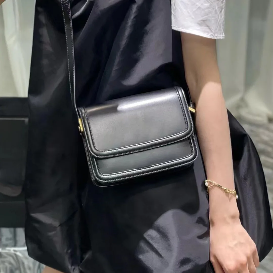 New 2023 Fashion Classic Genuine Leather Gold Hardware Letter Crossbody