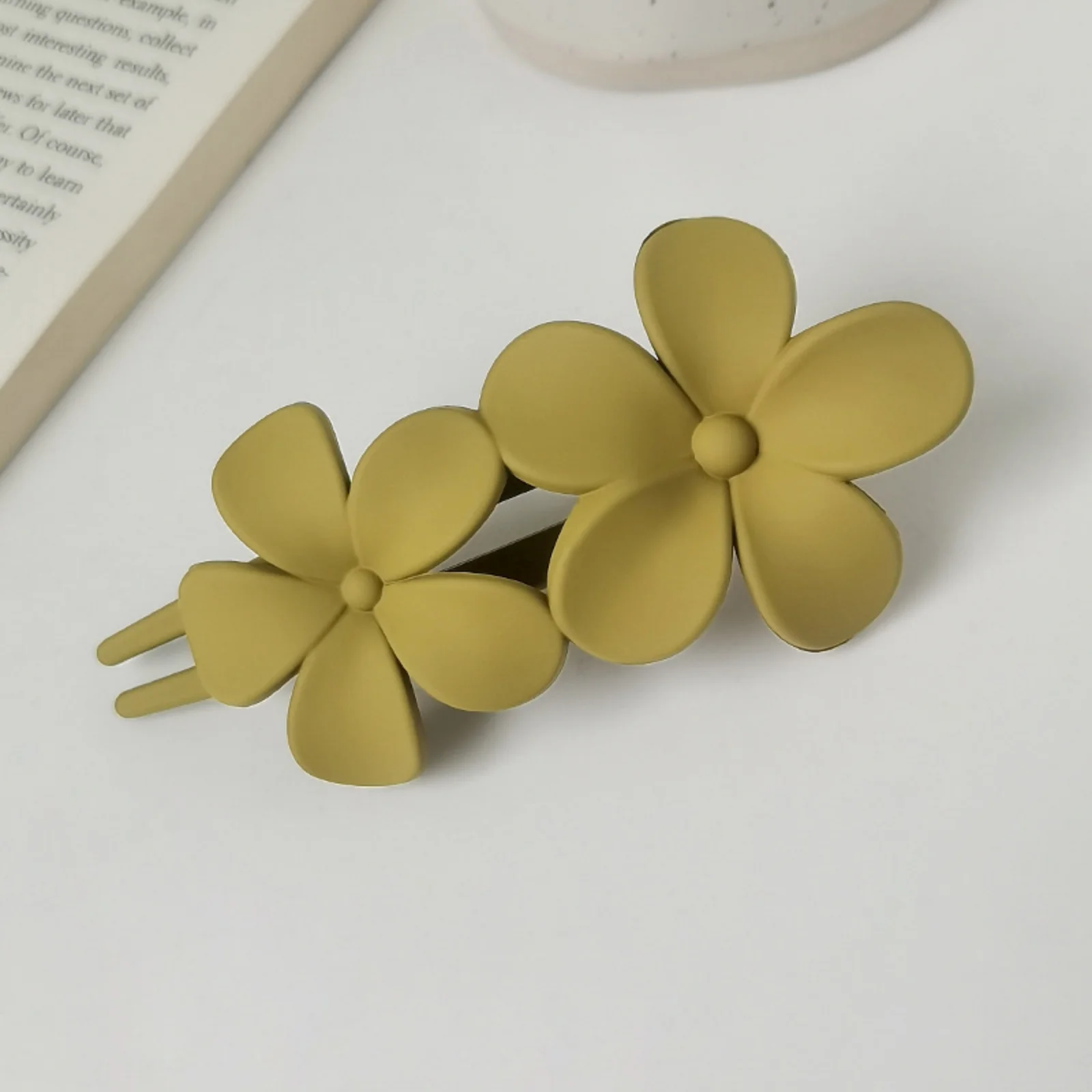 4Pcs Flower Hair Clips Fashion Matte Black Floral Hairpins Hair Claw Clips Non-Slip Hair Clamps Grab Elegant Hair Accessories