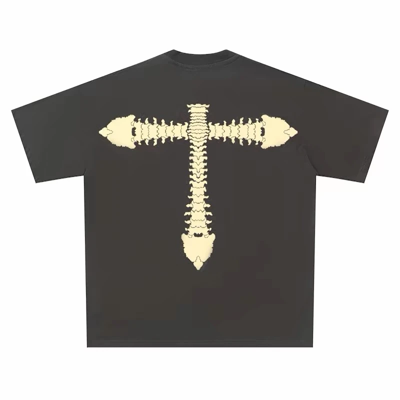 Camiseta con estampado de esqueleto - True Deals Club