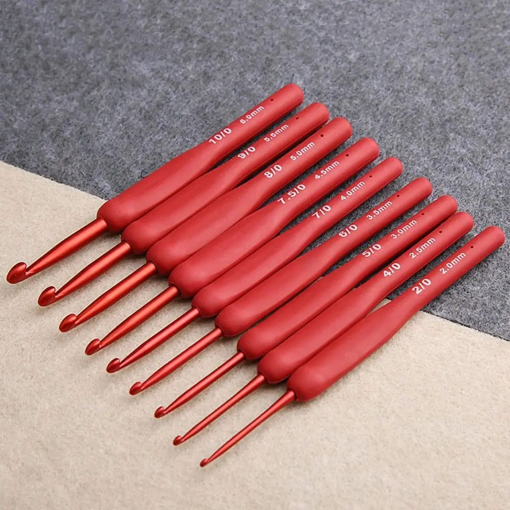Red Aluminum Crochet Hooks with Silicone Handles for Knitting
