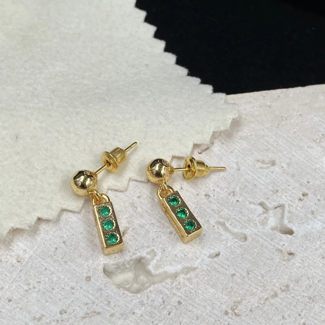 

European and American fashion color zircon earrings