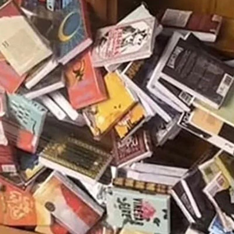 Miniatur-Bibliothek Aus Holz Mit 200 Mini-Büchern - Doppeltür, Deko & Anti-Stress-Spiel