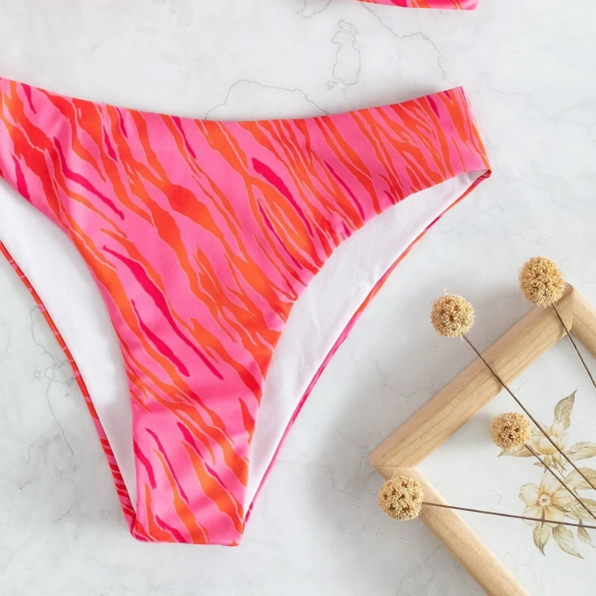 Summer Beach Swimming Vacation Strapless Printed Bikini Swimsuit Women's Sense Backless Split Swimsuit Two-piece Set