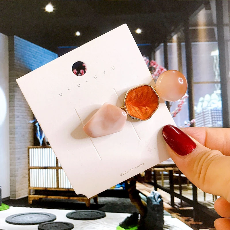 Рисунок 5 - Женские заколки-пряжки в Корейском стиле