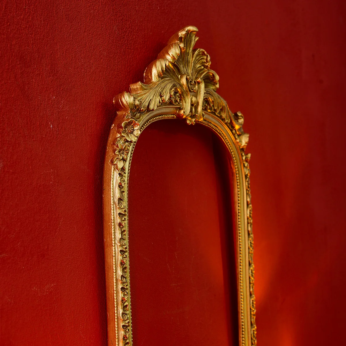 1PC, European-style three-dimensional patterned resin material, golden arched decorative prop frame body, home art pendant