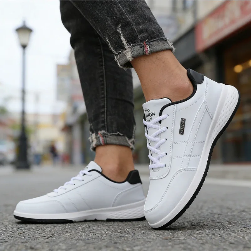 Trendy Men's Sneakers Fashion Non-slip All Black Leather Casual Shoe New Breathable Lightweight Daily Walking Trainers Men Shoes
