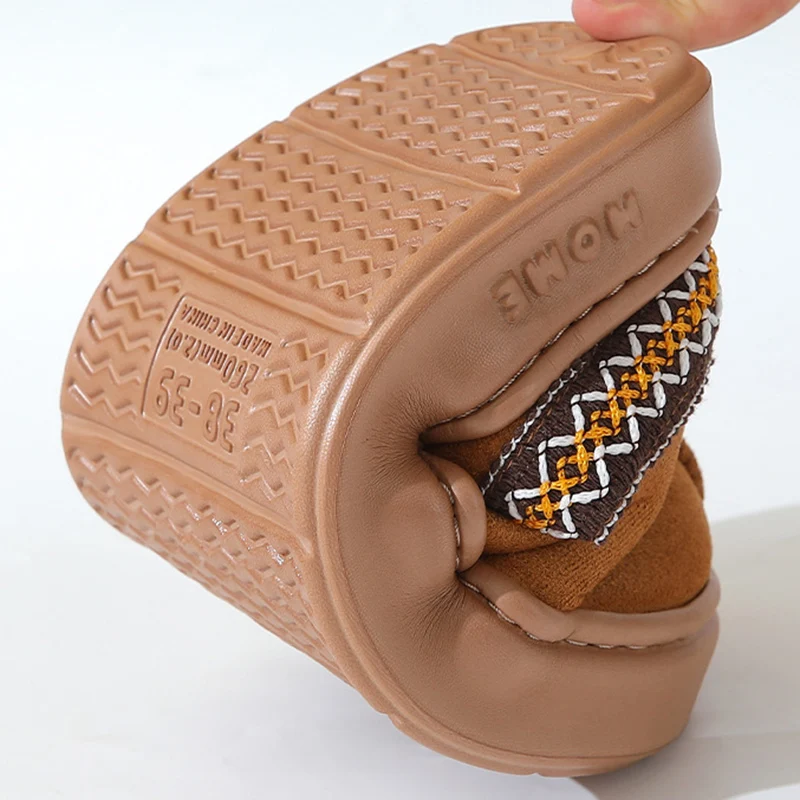 Winter Faux Suede Plush Slippers Women 2025 Slip On Platform Cotton Slippers Woman Lightweight Soft Sole Home Shoes Couples