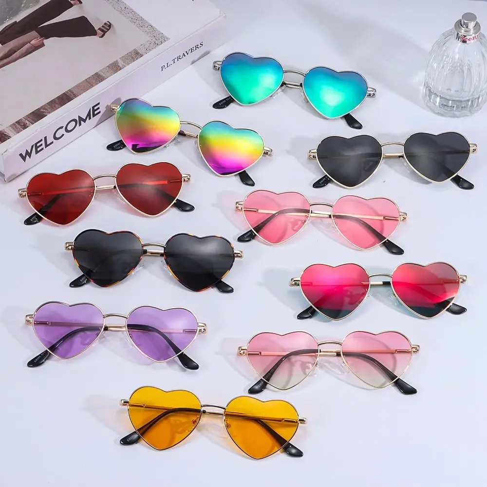 

Солнцезащитные очки в форме сердца женские, винтажные темные очки в металлической оправе, с защитой UV400, в стиле 90-х