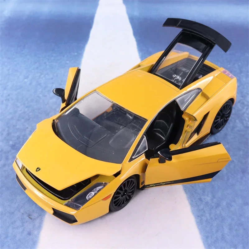 

1:24 Lamborghini Gallardo Superleggera Toy Car Diecast Car Metal Alloy Model Car Toys For Children Gift Collection J207