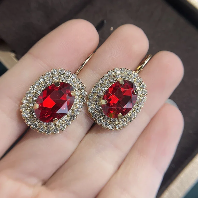 

Fashion Income Love Heart Hollow Pattern Horse Eye Earrings European and American Retro Ladies High Sense Personality Earrings