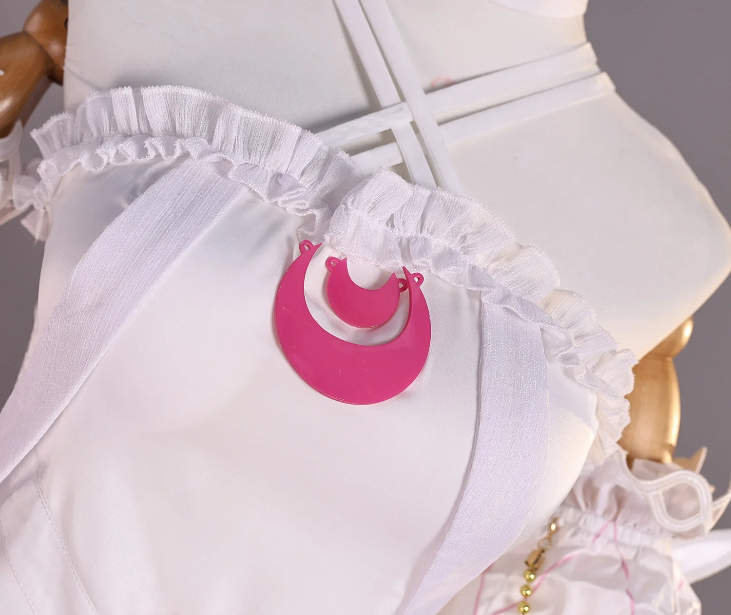 Genshin Impact-Inspired Harlequin Costume for Cosplay Events