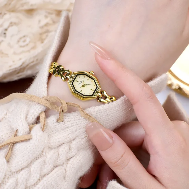 Eluna Gold Bracelet Watch 1