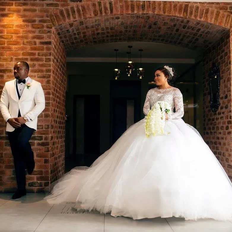 

Classic Puffy Ballgown Wedding Dresses with Beaded Long Sleeve Lace Appliques African Bridal Gowns Plus Size Vestido De Noiva