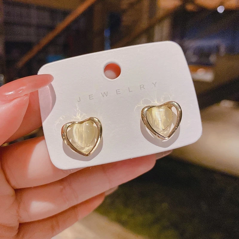 [韓国人気ジュエリー] BIJOU Heart Crystal Earrings Accessories for Women Red Heart Crystal Hoop Earrings for