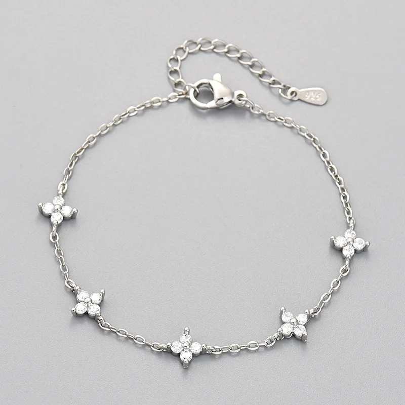 Light Luxury Four Leaf Flower Zircon Bracelet for Women 2025 New Fashion Rhinestone Bracelets Girls Party Jewelry Gifts