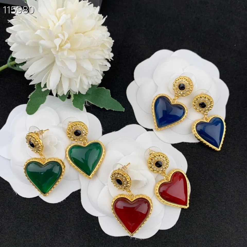 

Popular retro heart shaped earrings in Europe and America