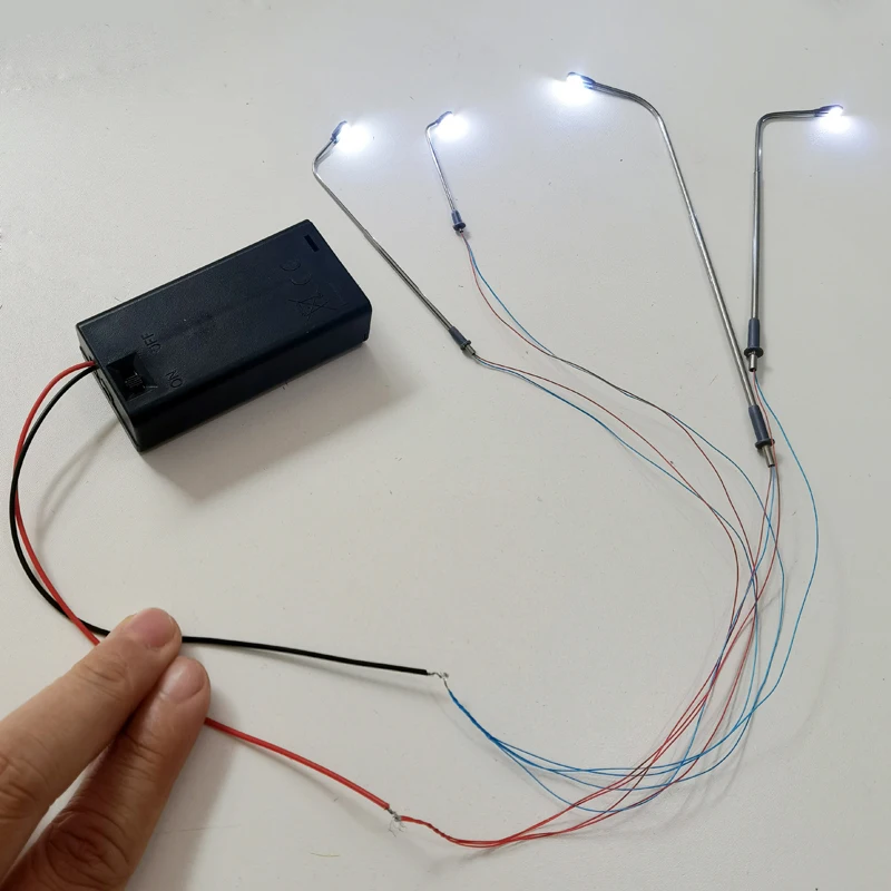 8/50Pcs 3V 모델 가로등 1/64 Ho TT Z 스케일 차가운 흰색 LED 시뮬레이션 고속도로 장식 4-12.5cm 모델 라이트 철도 레이아웃