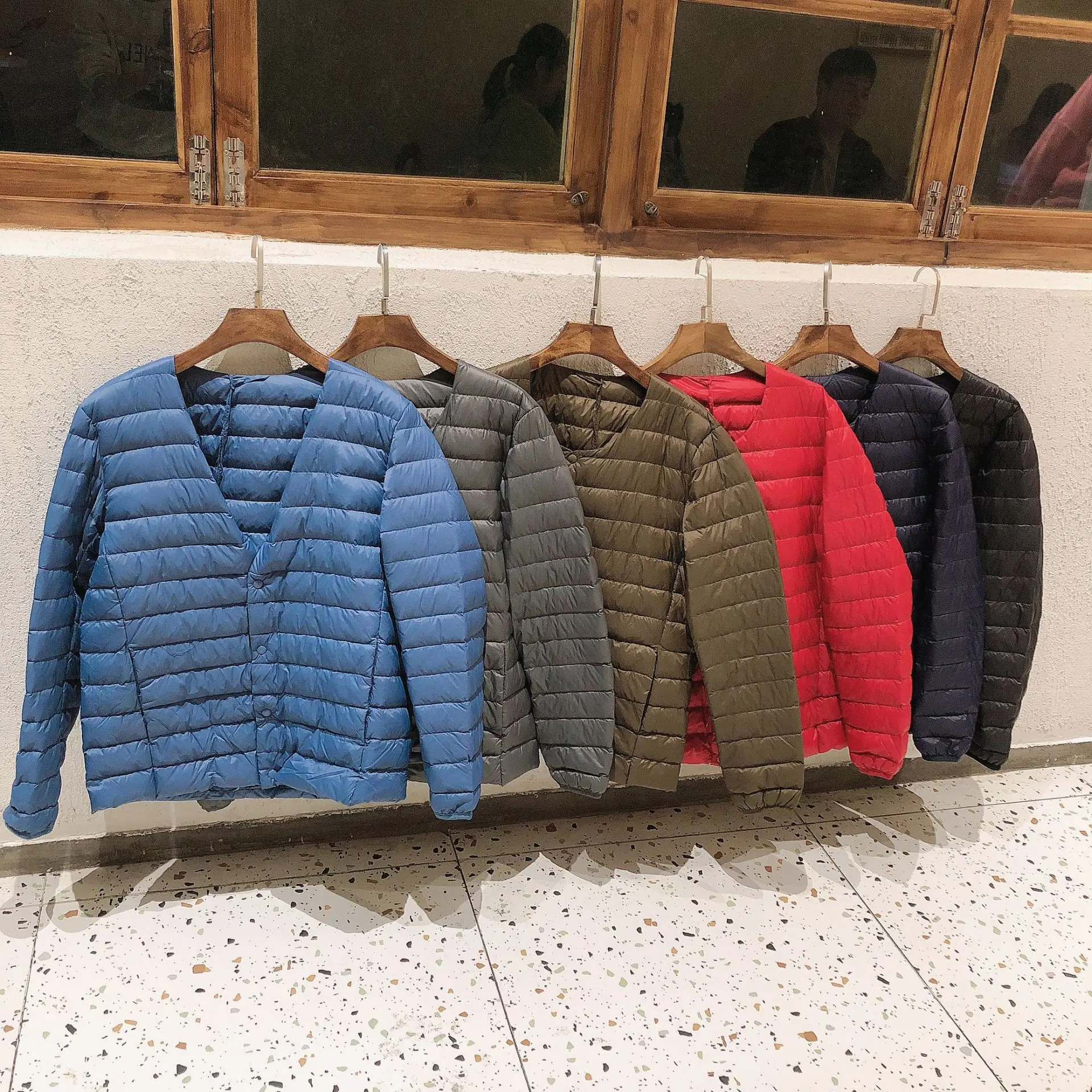 Рисунок 2 - Мужской легкий пуховик на белом утином пуху