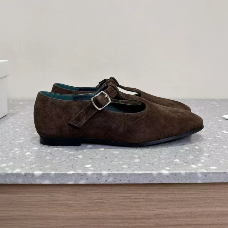 2025 luxury designer women's shoes, professional elegance, shallow flat leather, casual Mary simple shoes, matched dress 3