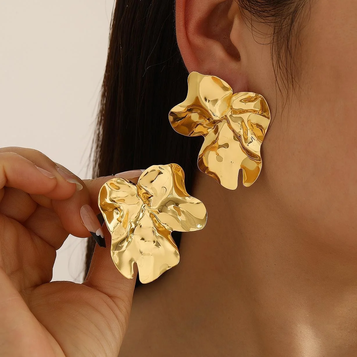 1 Pair Geometric Chic Iron Stud Earrings For Women Fashion Elegant Gold Color Floral Retro Design Earring Daily Wear Jewelry