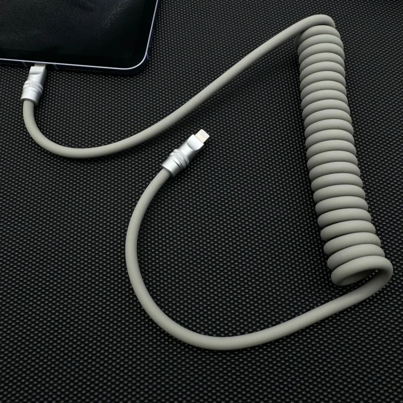 

Зарядный кабель с двумя USB-портами и поддержкой передачи данных