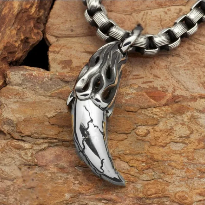 Retro Nordic Men's Zinc Alloy Giant Spike Talisman Pendant Retro Carved Men's Gothic Motorcycle Necklace