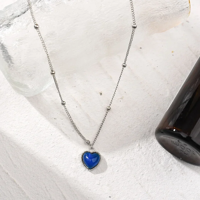 Vdaxvme Collana da donna con ciondolo a forma di cuore