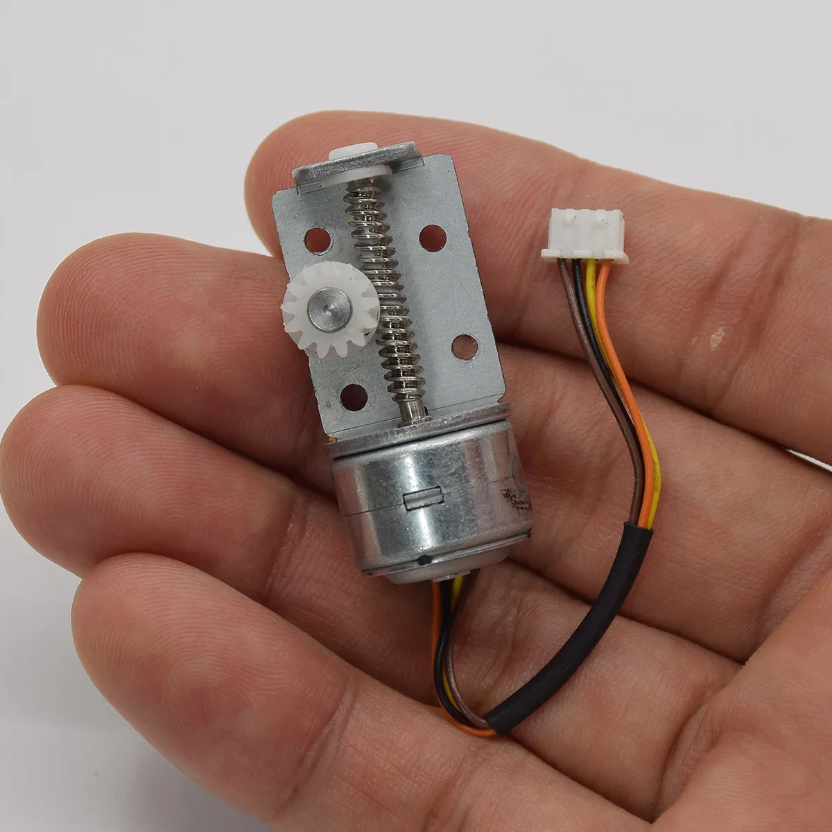 Micro 15mm 2-phase 4-wire Stepper Motor Mini Linear Screw Shaft Rod 13T Output Gear Stepping Motor for Security Camera C6C C6N stepper motor