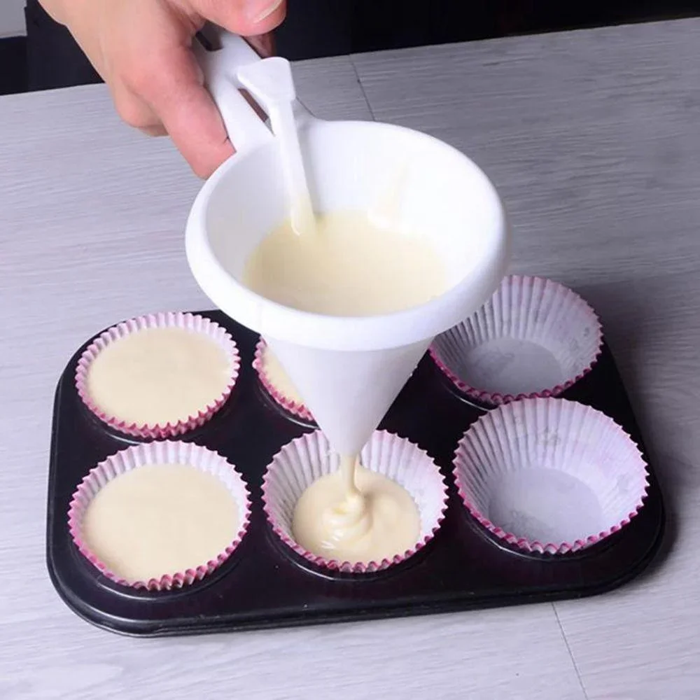Description Picture 5 of item1Pcs Kitchen DIY Convenient Chocolate Candy Icing Funnel Mold White Foodgrade Plastic Pancake Cream Batter Dispenser Molds