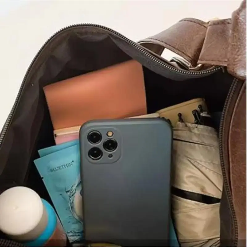 حقيبة جلدية بتصميم مودرن وألوان متنوعة