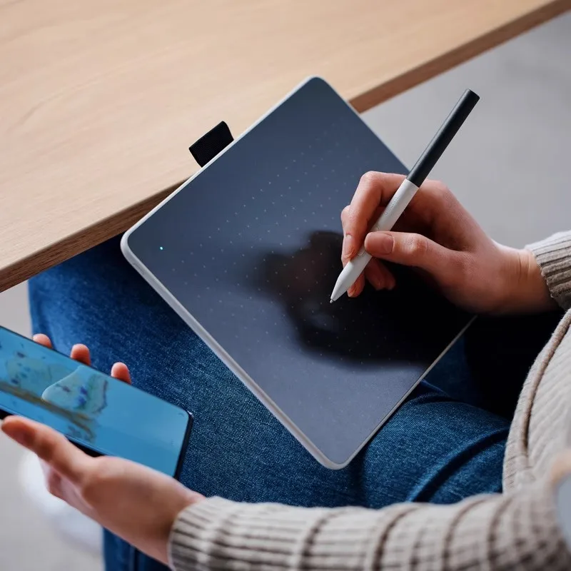 2024 Wacom One Small Ctc-4110wl Bluetooth Graphics Drawing Tablet 7.4 X 5.6 Inch Compatible With Chromebook Mac Windows Android - Image 3