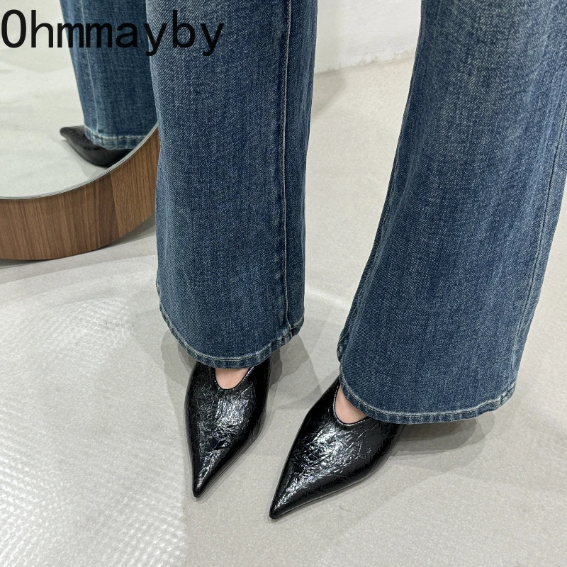 รูปสินค้า รองเท้าส้นสูงหัวแหลม แฟชั่นสวยสง่า ใส่ได้ทุกโอกาส