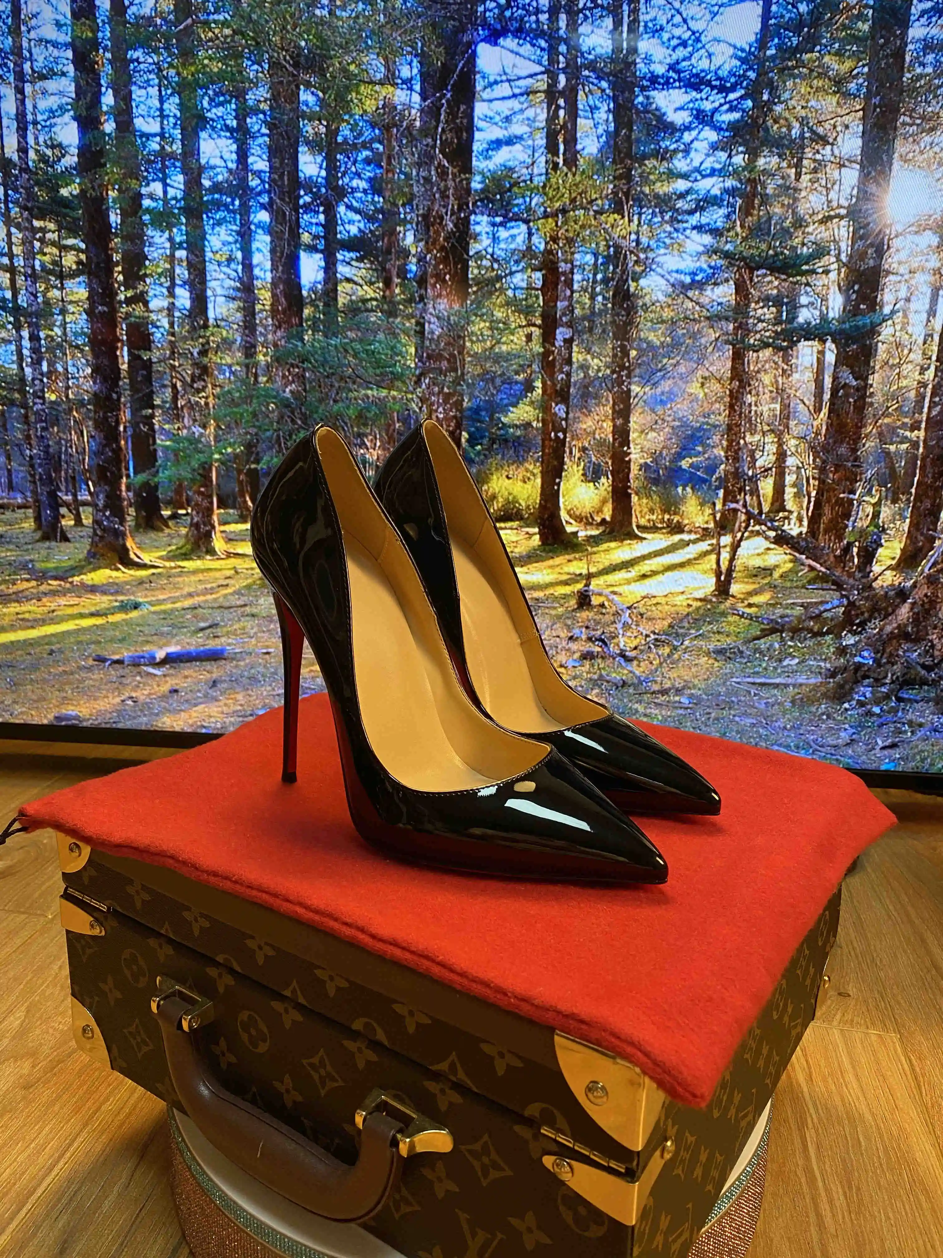 Black patent leather red soled high heels for women 2024 new professional temperament pointed shallow mouth sexy single shoes