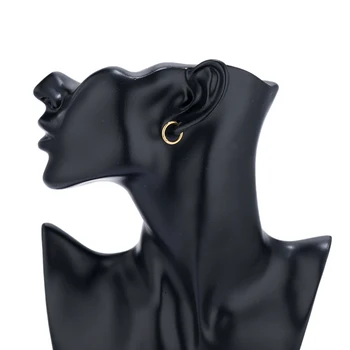 Attitude Thick Hoop Earrings In Gold | Hoops Huggies | Uncommon James - Foto 9