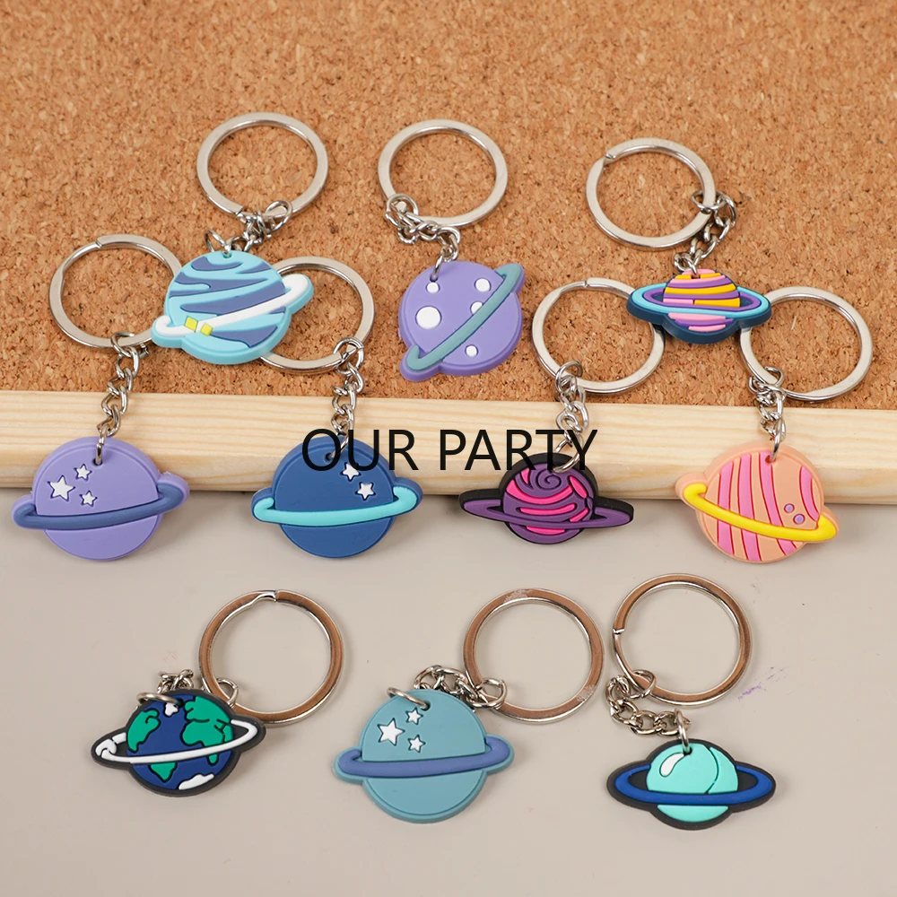 10 Stück Stern Planet PVC Schlüsselanhänger Rucksack Anhänger für Kinder Weltraum Thema Geburtstag Partybevorzugungen Babyparty Pinata Goodie Bag