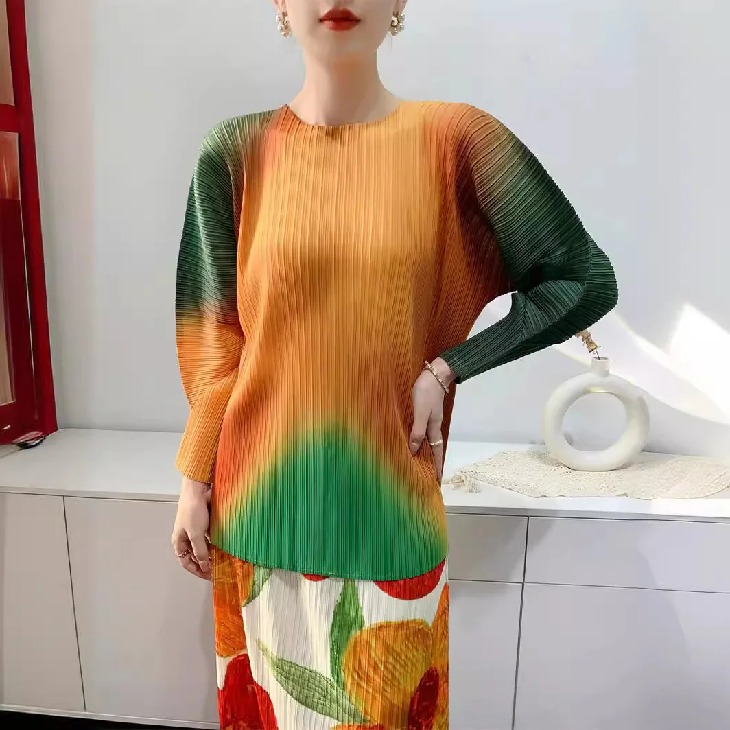 

Женская блузка с длинным рукавом, круглым вырезом