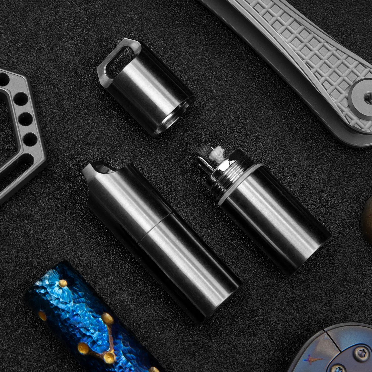 True Utility Mini Aansteker Firestash Waterdicht