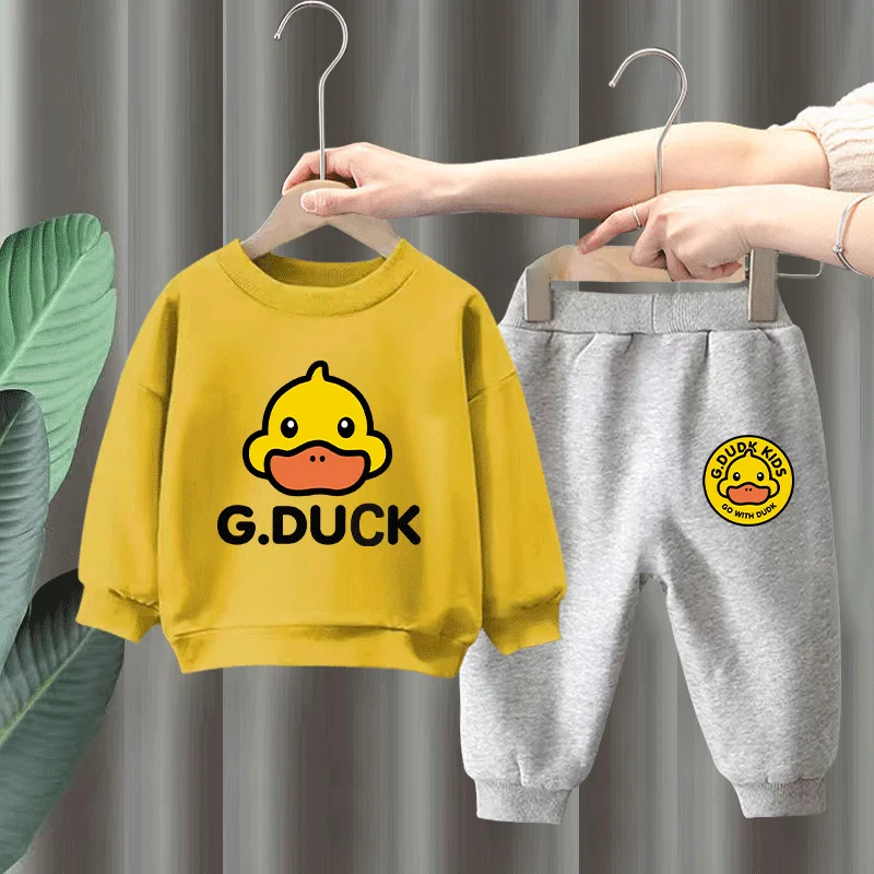 271 setYellow sweatshirt h1 + gray sweatpants h2